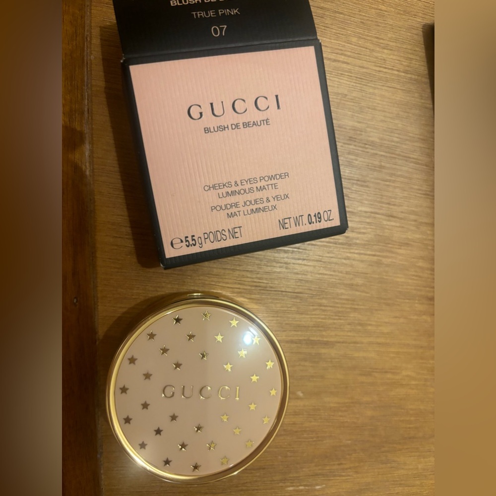 Gucci Cheeks and eyes powder luminous matte true pink 07